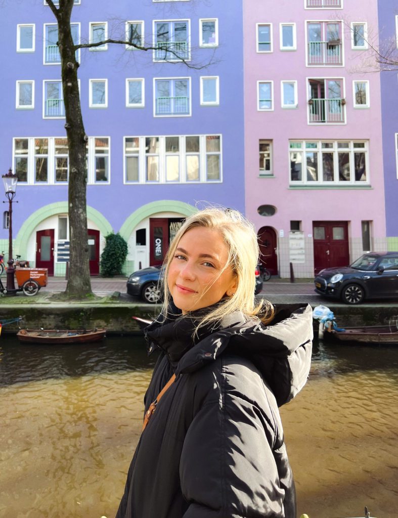 Haastattelussa Lizzy @Flossys_Wonderland kertoo Amsterdamissa muuttamisesta